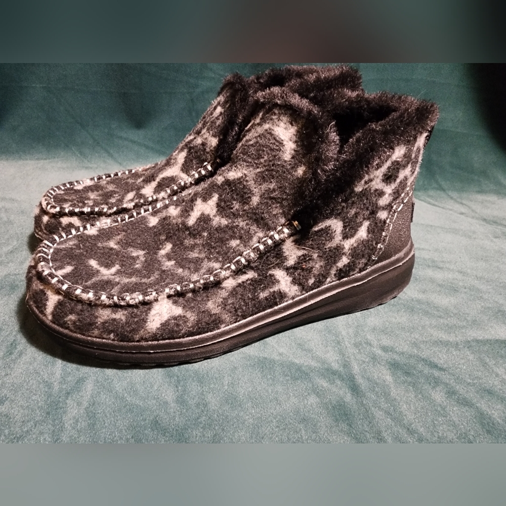Hey Dude Denny sz 10 cheetah leopard